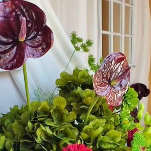 Wedding season is in full swing at Flowerama...💍

We are in the process of creating many beautiful floral bouquets, table centre pieces, arbour florals and all things weddings for our beautiful Brides..

Blues and Whites are proving to last the test of time, but these gorgeous colours of rich Burgundy's and Greens are to die for 💐

What's your fav wedding colour theme ??

 #weddings #WeddingInspo #fauxflorals #artificialflowers #ido