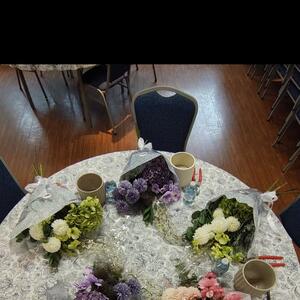What a blast we had last weekend with our Floral Arranging workshop taken on the road... 🚚💐

This amazing group of ladies had a fabulous time creating their own masterpieces under our guidance...

If you are looking for something fun, different and creative for your work place to do, then get in touch and we would love to help !!

#floweramasydney #artificialflowers #workshops