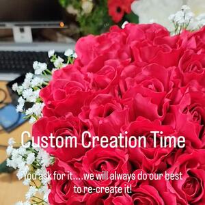 A custom made and requested Rose Bouquet ready for Valentine's ❤️

We are often asked if we can 'create something like this...' and we are always happy to do our best to create just what you asked for...with our own twist! 

Love is definitely in the air this Valentine's Day 💐

#custommade #valentines #artificialflowers #artificialroses #fauxroses