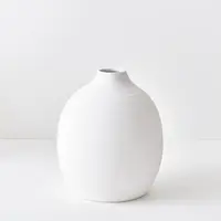 Ceramic 'Runiki' Pot<br>White 30cm